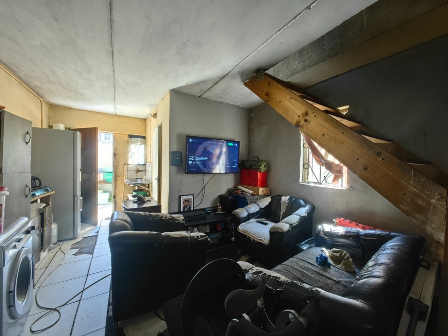 8 Bedroom Property for Sale in Delft Western Cape